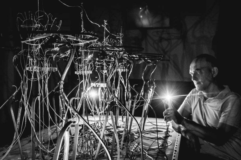 Tecnología y poética alrededor del Sol, en la nueva exposición de Apaindu